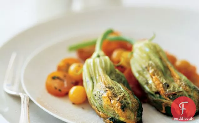 Gefüllte Zucchiniblüten