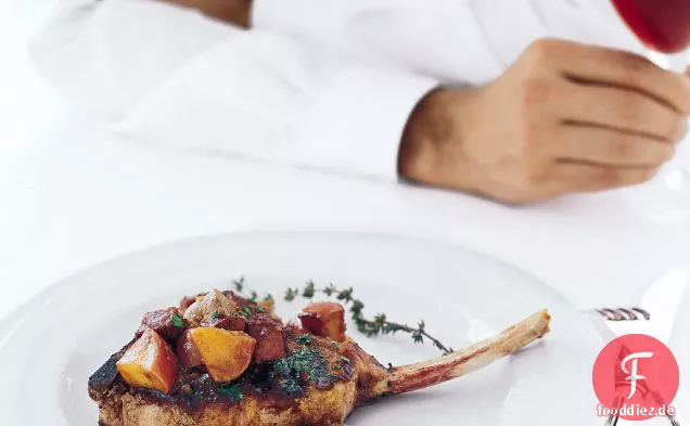 Cizmas gegrilltes Kalbskotelett mit Tasso, Foie Gras und Sauerampfer