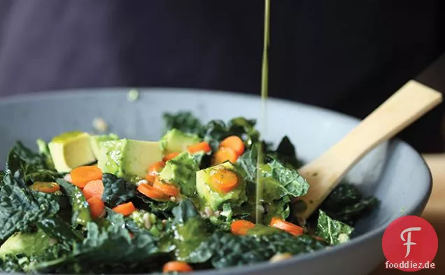 Gialina s Kale & Farro-Salat mit Avocado
