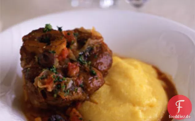 Osso Buco mit Tomaten, Oliven und Gremolata