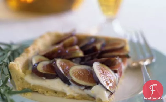 Frische Feigentarte mit Rosmarin-Maismehlkruste und Zitronen-Mascarpone-Creme