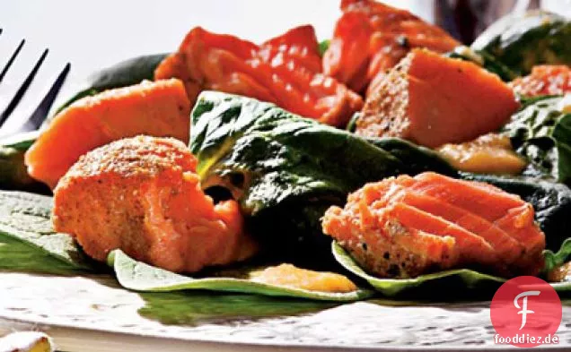 Gegrillter Lachs-Spinat-Salat mit Pfirsichdressing