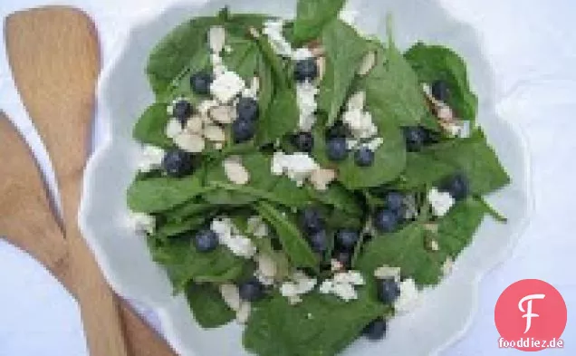 Spinatsalat Mit Heidelbeeren, Feta & Mandeln