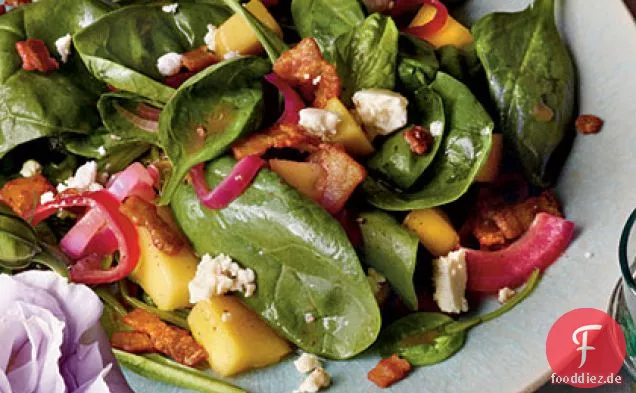 Mango-Spinat-Salat mit warmer Speckvinaigrette