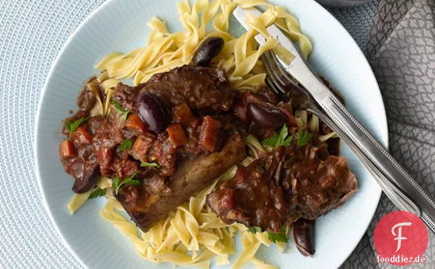 Provenzalische Short Ribs mit Oliven und Kräutern