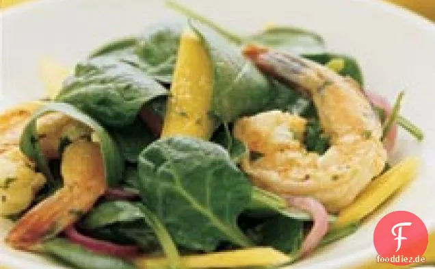 Spinatsalat mit gewürzten Garnelen und Mango