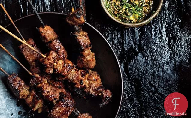 Steakspieße mit Schalotten-Dip-Sauce