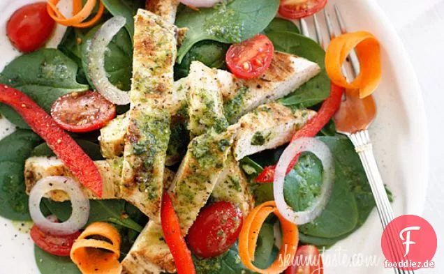 Saftig Gegrilltes Hühnchen-Spinat-Salat Mit Balsamico-Vinaigrette