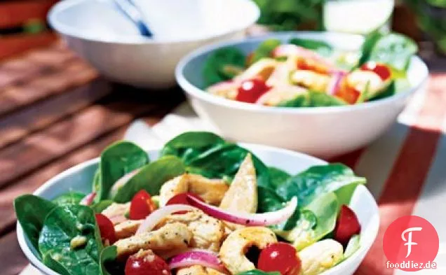 Heißer und kalter Hähnchen-Spinat-Salat