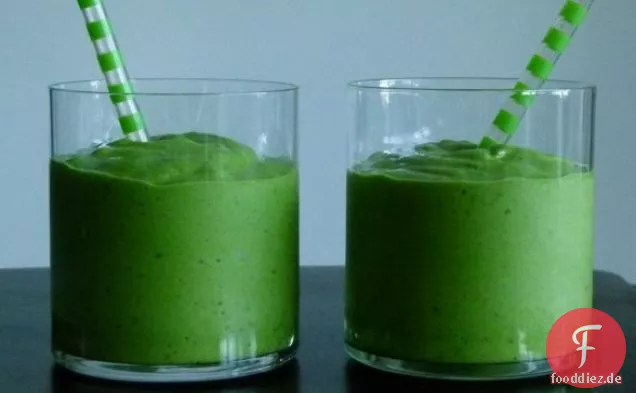 Spinat und Avocado Smoothie (auch bekannt als 