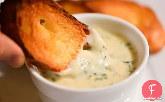 Italienischer Kräuter-Käse-Dip
