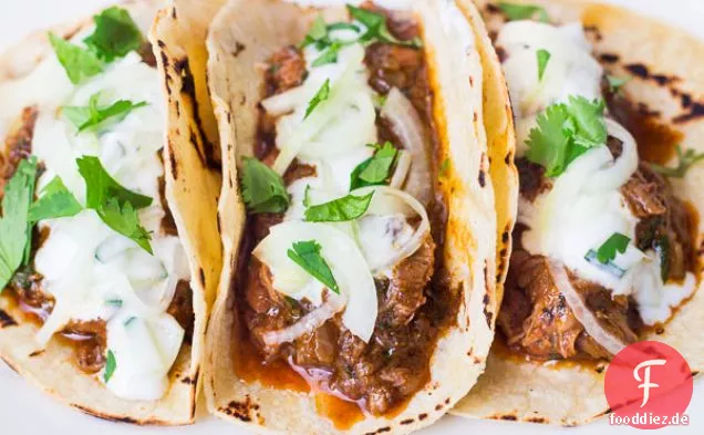 Lamm Vindaloo-Tacos mit Gurke Raita