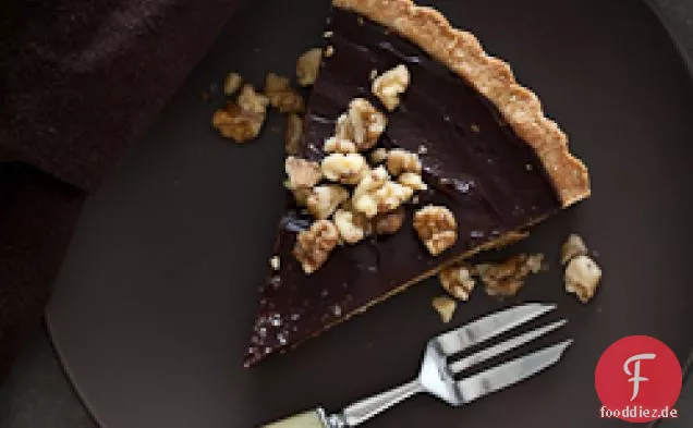 Schokoladen-Dattel-Karamell-Walnuss-Torte (glutenfrei, getreidefrei, vegan)
