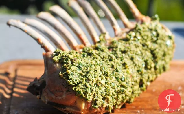 Grillen: Senf und Kraut verkrustet Rack von Lamm