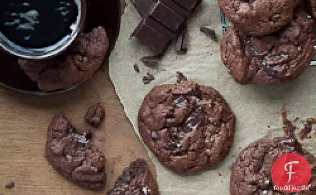 Doppelte Schokoladenkekse mit Schokoladenstückchen (glutenfrei, getreidefrei, Paleo)