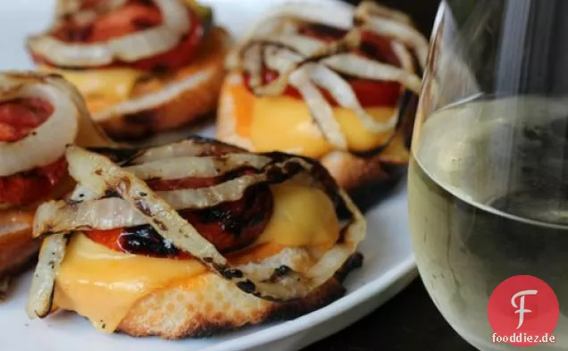 Gegrillte Käse-Bruschetta im Tierstil