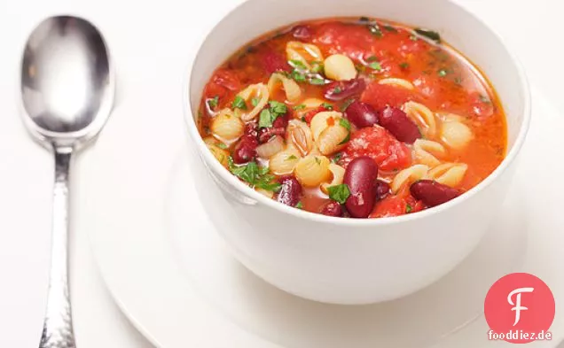30-Minütige Pasta- und Kidneybohnensuppe (Pasta e Fagioli)