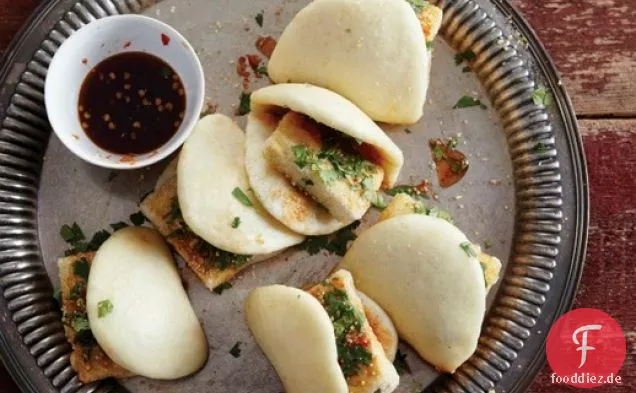 Andrea Nguyens würzig-süße gebratene Tofubrötchen