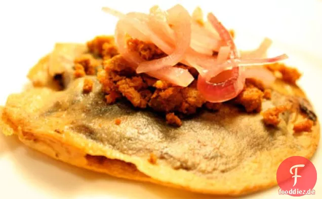 Abendessen heute Abend: Panuchos Yucatecos con Chorizo