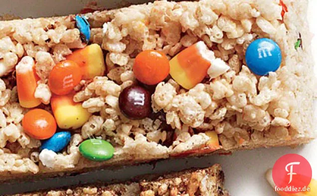 Candy Corn und M&M ' s Chewy Crispy Bars