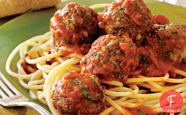 Spaghetti und einfache Fleischbällchen
