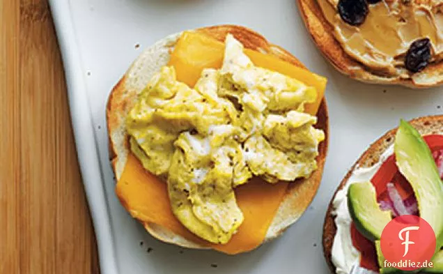 Rührei und Käse Bagel
