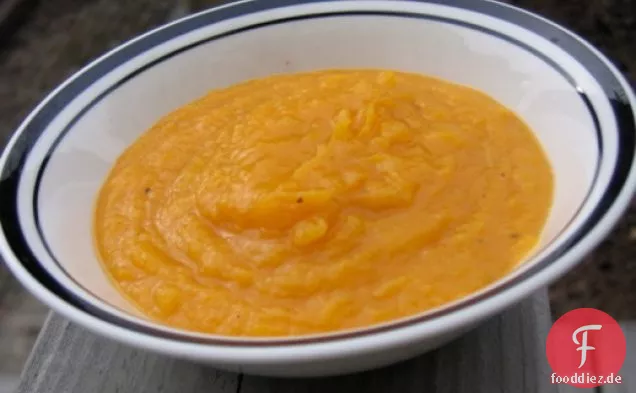 Gesund & lecker: Geröstete Butternut-Kürbissuppe