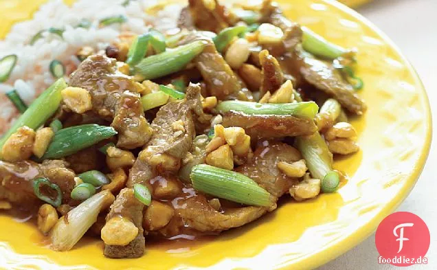 Schweinefleisch und Erdnuss-Stir-Fry