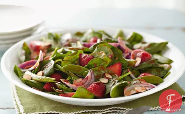 Frühlings-Spinatsalat mit Erdbeeren