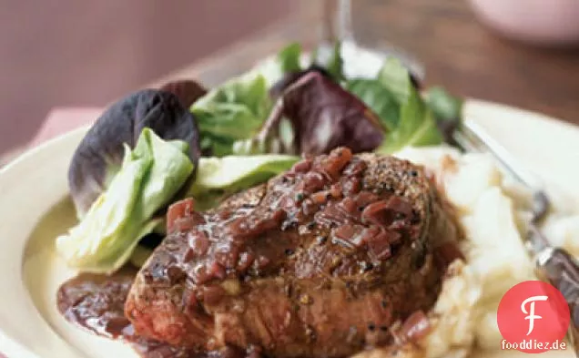 Gebratenes Rinderfilet mit grüner Pfefferkornsauce