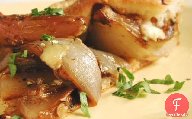 Geröstete Zwiebeltarte mit Maytag Blauschimmelkäse