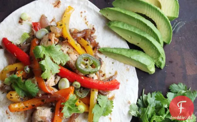 Pfanne Huhn Fajitas mit Avocado