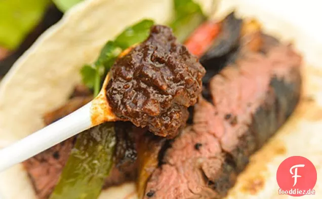 Ancho-Rosinen-Sauce