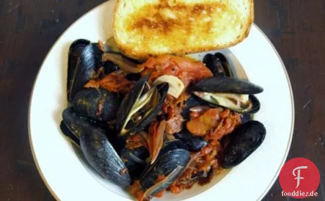Muscheln in Chorizo und Tomatenbrühe