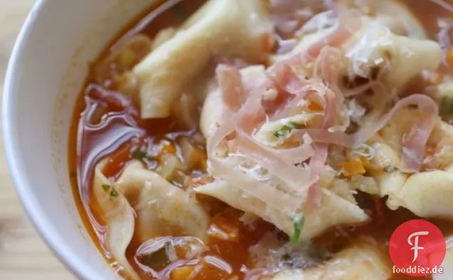 Herzhafte Tortellini Pasta e Fagioli