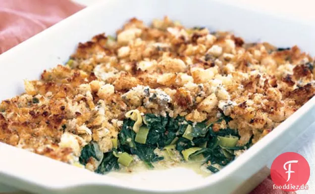 Spinat und Lauchgratin mit Roquefort Crumb Topping