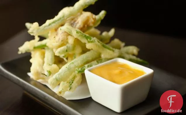 Grüne Bohnen und Shiitake-Tempura mit Ponzu-Mayonnaise