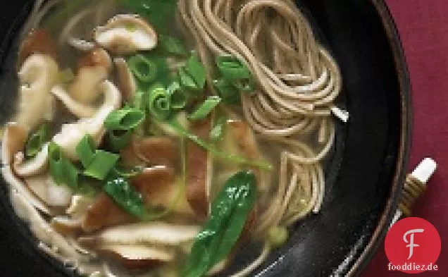 Soba-Suppe Mit Spinat