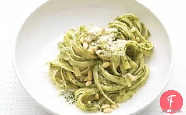 Fettuccine mit Spinatpesto