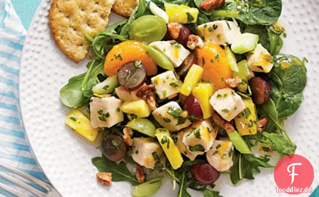 Gemischter Obst-Hühnersalat