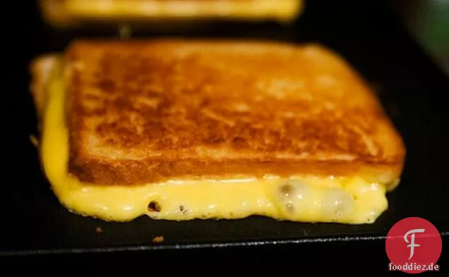 Sehr dünne gegrillte Käsesandwiches