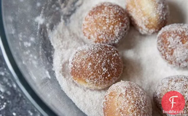 Kochen Sie das Buch: Spiced Buttermilk Donut Holes