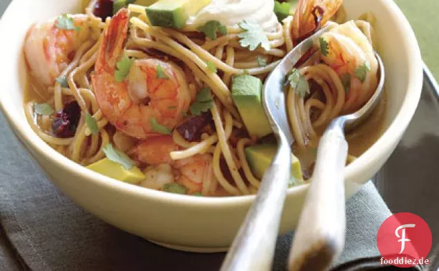 Garnelen, Ancho Chile und Nudeln-Suppe (Sopa seca de Camarones y Fideos)