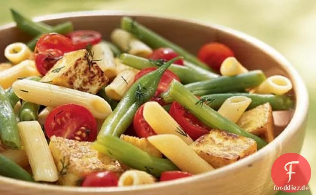 Penne, knuspriger Tofu und grüner Bohnensalat