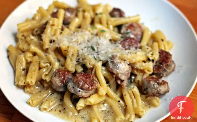 Abendessen heute Abend: Griechische Pasta mit Wurst und Käse