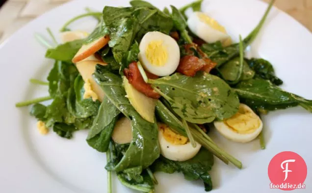 Abendessen heute Abend: Apfel-, Rucola- und Pancetta-Salat mit Wachteleiern