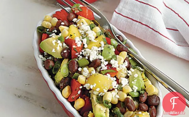 Schwarzer Bohnen-Mais-Salat mit Mango