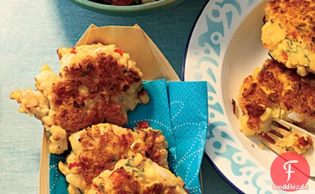 Garnelen- und Maiskuchen mit Erbstück Tomatensalsa