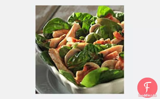 Hähnchen-Spinat-Salat mit warmem Speck-Dressing