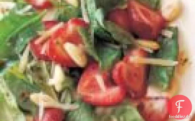 Baby-Spinatsalat Mit Gerösteten Erdbeeren